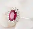 Comment trouver une bague de fiançailles avec un rubis